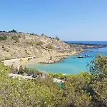 Βίλα Theresa Πρωταράς
